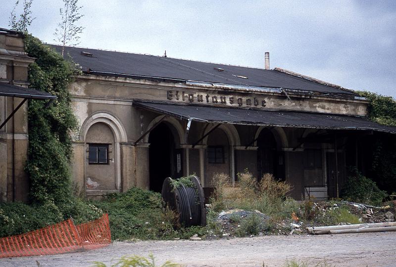 Dresden-Äußere Neustadt, Leipziger Bahnhof, 8-1994 (2).jpg